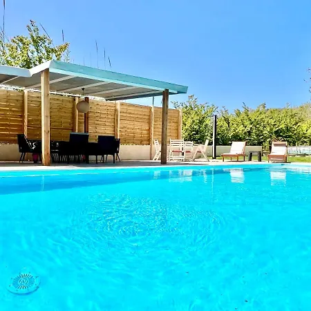 Verano With Private Pool By Dadovillas 빌라 *