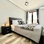 Verano With Private Pool By Dadovillas Villa